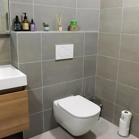 Apartmán Pohodlný S Ptačí Zahradou